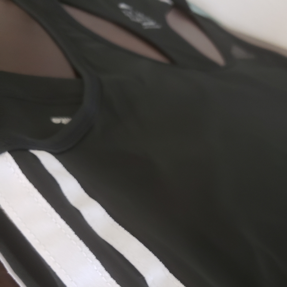 🏋️‍♀️Adidas 3 Stripe Tank & Capris🏋️‍♀️